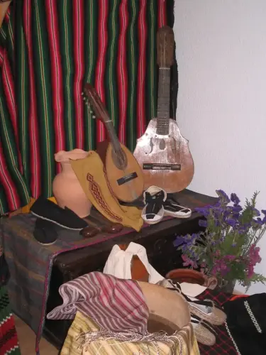 Costura-atuendo-tradicional5