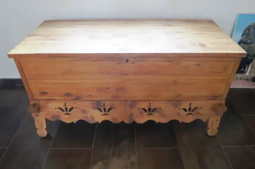 Cacharros-madera-arcon-