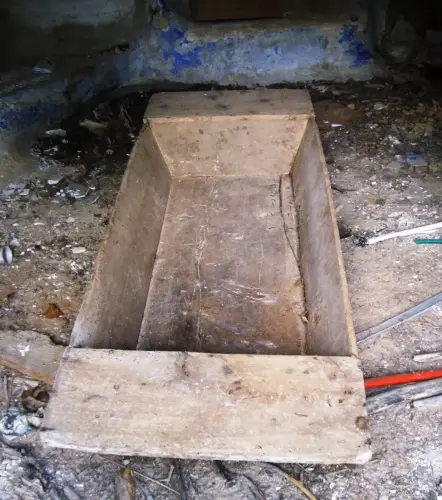 Cacharros-madera-artesa-de-pan