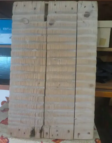 Cacharros-madera-pila-de-lavar