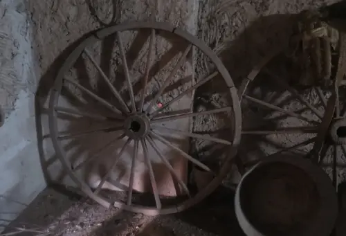 Cacharros-madera-rueda-de-carro2