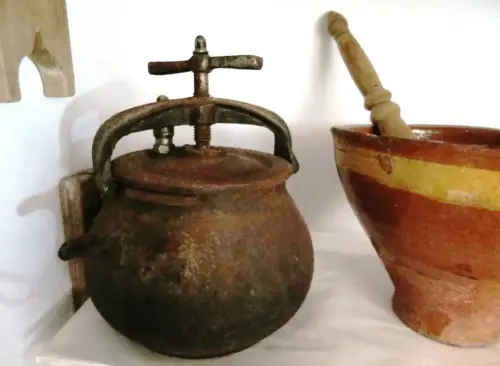 Cacharros-metalicos-olla-expres