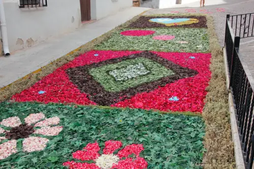 FiestasTradiciones-CorpusAlfombras-Bogarra83