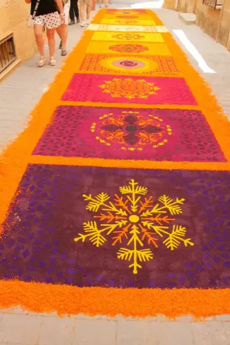 FiestasTradiciones-CorpusAlfombras-Elche-de-la-Sierra117