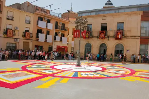 FiestasTradiciones-CorpusAlfombras-Elche-de-la-Sierra126