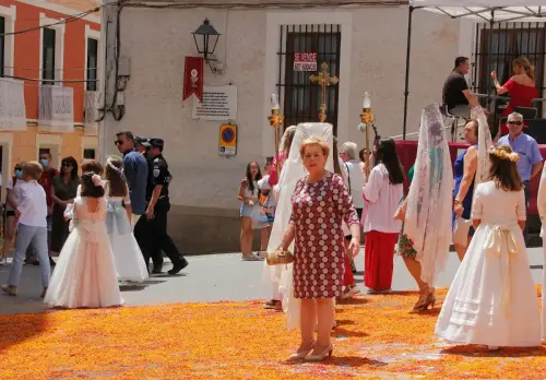 FiestasTradiciones-CorpusAlfombras-Elche-de-la-Sierra196