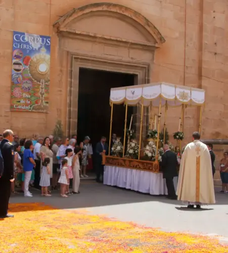 FiestasTradiciones-CorpusAlfombras-Elche-de-la-Sierra202