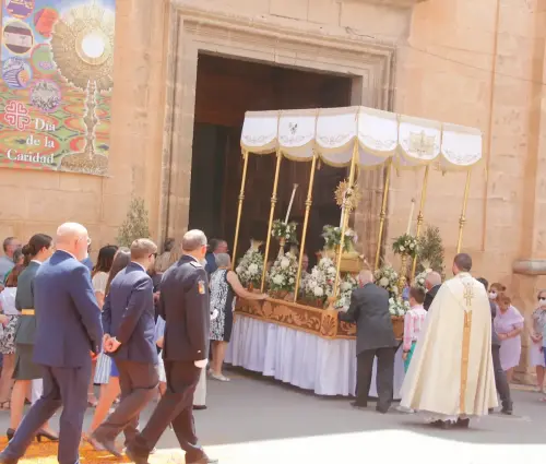 FiestasTradiciones-CorpusAlfombras-Elche-de-la-Sierra204