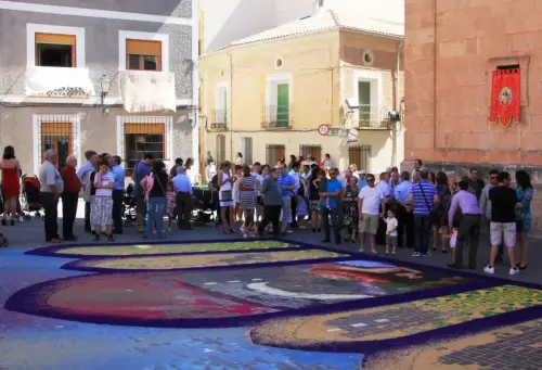 FiestasTradiciones-CorpusAlfombras-Elche-de-la-Sierra222