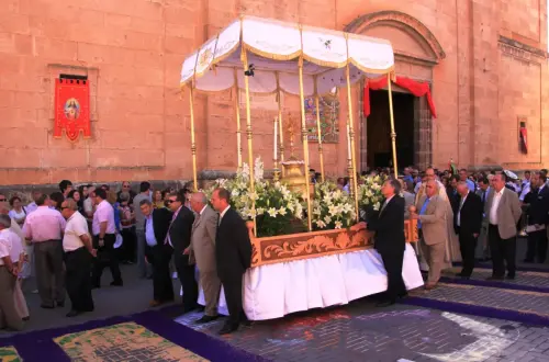 FiestasTradiciones-CorpusAlfombras-Elche-de-la-Sierra231