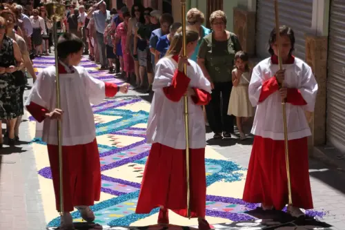 FiestasTradiciones-CorpusAlfombras-Elche-de-la-Sierra246