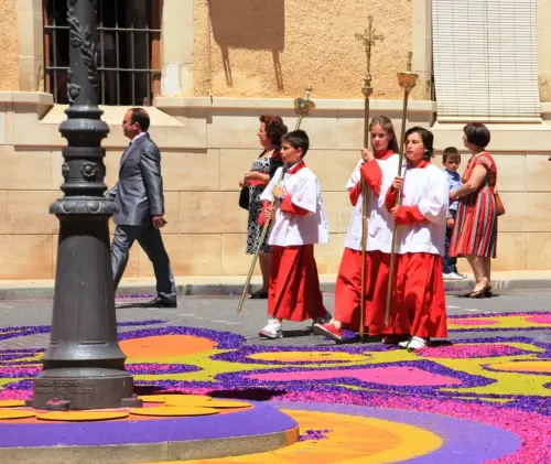 FiestasTradiciones-CorpusAlfombras-Elche-de-la-Sierra248