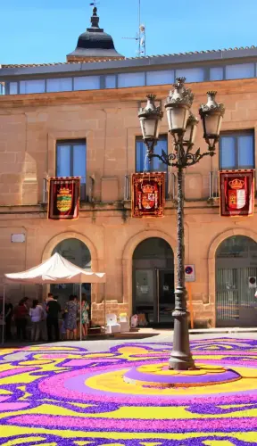 FiestasTradiciones-CorpusAlfombras-Elche-de-la-Sierra30