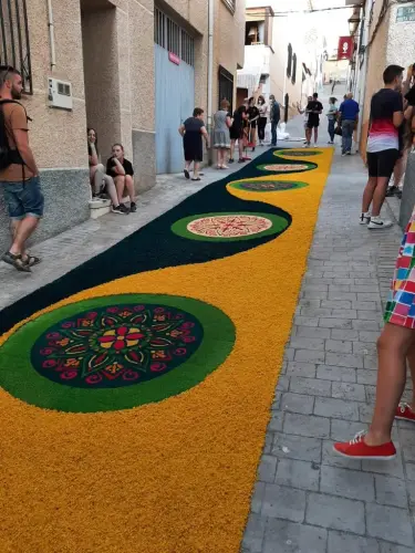 FiestasTradiciones-CorpusAlfombras-Elche-de-la-Sierra4
