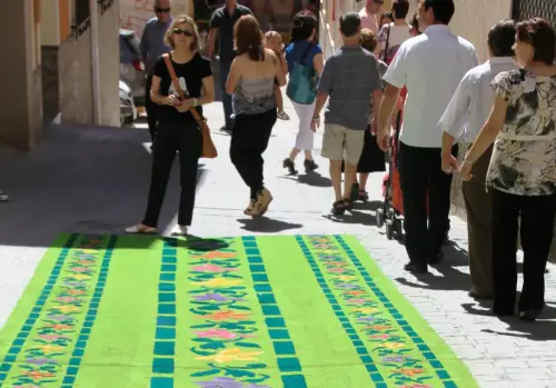 FiestasTradiciones-CorpusAlfombras-Elche-de-la-Sierra58