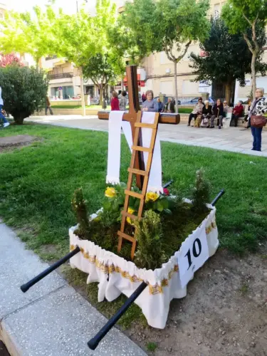 FiestasTradiciones-Dia-de-la-Cruz-Hellin10