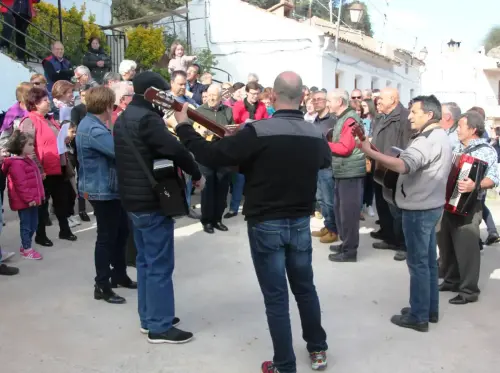 FiestasTradiciones-Dia-de-la-Cruz-Casa-la-NogueraRiopar24