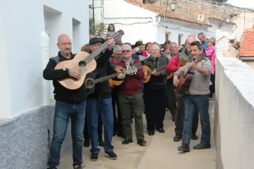 FiestasTradiciones-Dia-de-la-Cruz-Casa-la-NogueraRiopar29