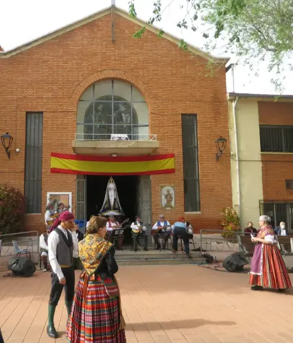 FiestasTradiciones-Mayos-a-la-Virgen-y-a-las-Mozas-El-Salobral-Albacete14