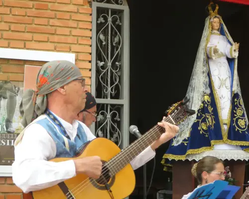 FiestasTradiciones-Mayos-a-la-Virgen-y-a-las-Mozas-El-Salobral-Albacete29