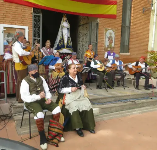 FiestasTradiciones-Mayos-a-la-Virgen-y-a-las-Mozas-El-Salobral-Albacete32