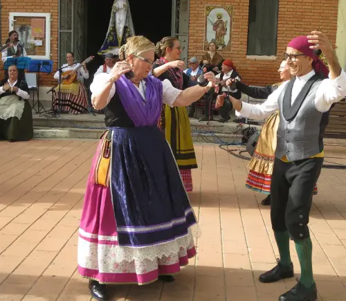 FiestasTradiciones-Mayos-a-la-Virgen-y-a-las-Mozas-El-Salobral-Albacete52