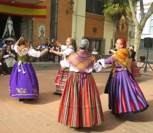 FiestasTradiciones-Mayos-a-la-Virgen-y-a-las-Mozas-El-Salobral-Albacete57