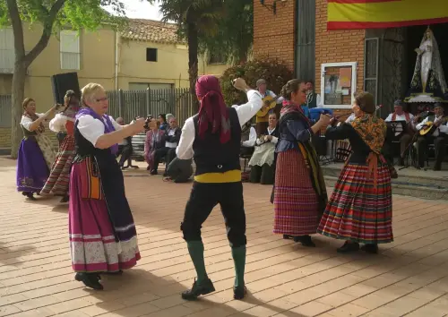 FiestasTradiciones-Mayos-a-la-Virgen-y-a-las-Mozas-El-Salobral-Albacete65