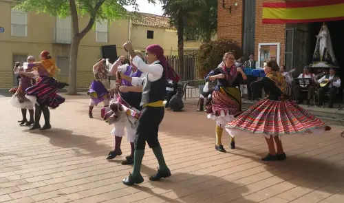 FiestasTradiciones-Mayos-a-la-Virgen-y-a-las-Mozas-El-Salobral-Albacete68