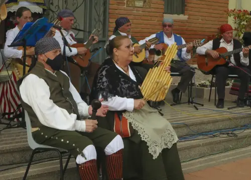 FiestasTradiciones-Mayos-a-la-Virgen-y-a-las-Mozas-El-Salobral-Albacete72