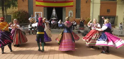 FiestasTradiciones-Mayos-a-la-Virgen-y-a-las-Mozas-El-Salobral-Albacete93