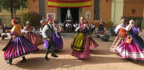 FiestasTradiciones-Mayos-a-la-Virgen-y-a-las-Mozas-El-Salobral-Albacete95
