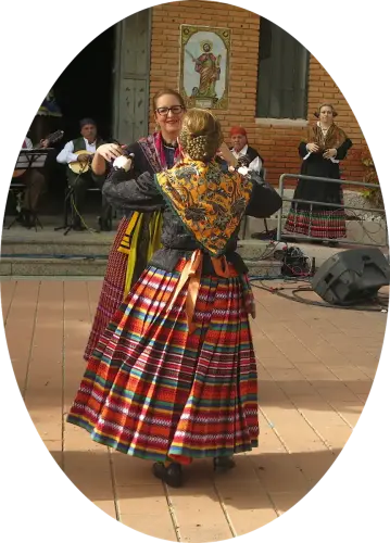 FiestasTradiciones-Mayos-a-la-Virgen-y-a-las-Mozas-El-Salobral-Albacete96