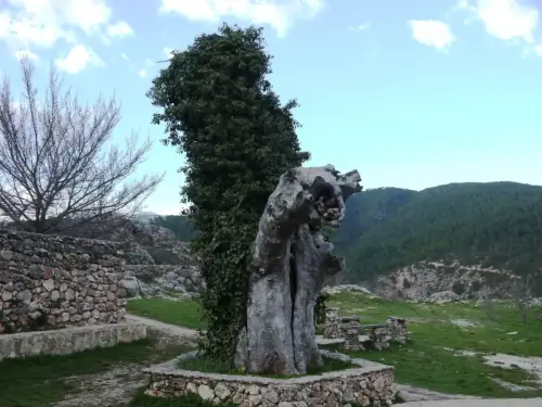 FIEST.TRAD.036-Leyendas-Olmo-de-los-Enamorados-Riopar