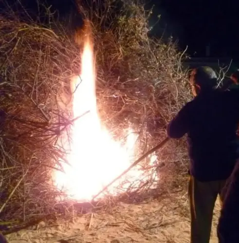 FIEST.TRAD.098-El-fuego-Alcadozo-Hogueras-S-Isidro