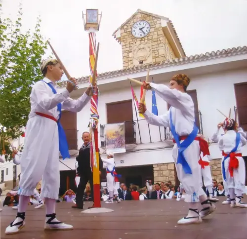 FIEST.TRAD.104-Danza-de-Vestir-el-Palo-Lezuza