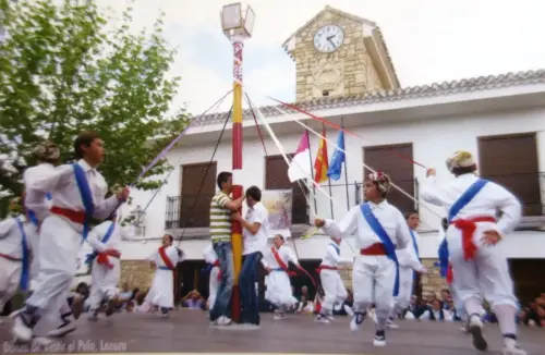 FIEST.TRAD.104a-Danza-de-Vestir-el-Palo-Lezuza