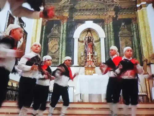 FIEST.TRAD.105b-Danzantes-de-Isso-Hellin