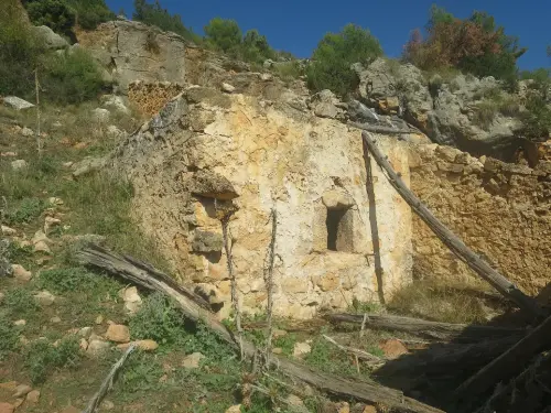Hornos-Molinicos-Casas-de-Cabezallera