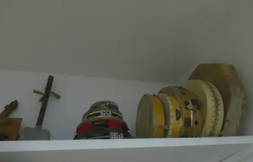 Panderos-panderetas-y-violin-chino