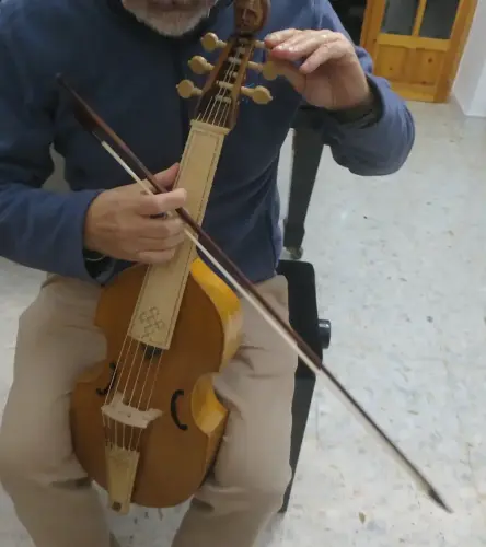 Templando-viola-de-gamba-soprano