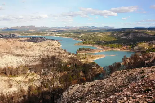 6-Campos-de-Hellin-Hellin11-Pantano-de-Camarillas