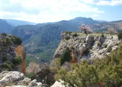 7.3-Sierra-de-Segura-Yeste41-Molata-de-Los-Almendros-y-valle-del-rio-Zumeta