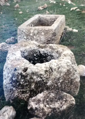 Pozos-El-Ballestero-brocal-y-pilon