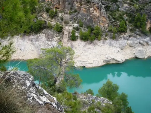 Puentes-Colgante-de-Vizcainos-Yeste9