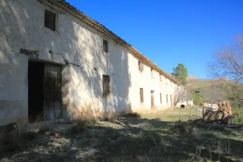 Edificacion-rural-Cortijo-de-Los-Carriles-Yeste