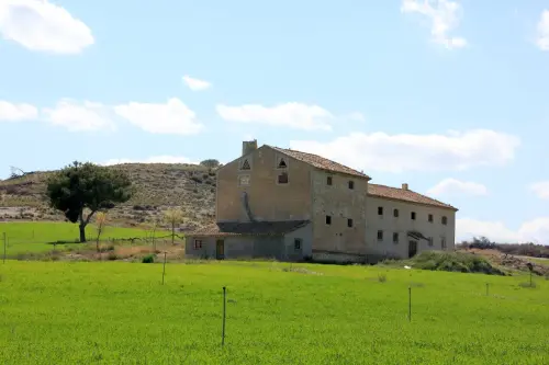 Edificacion-rural-El-TesoricoHellin