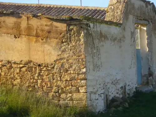 Elem.const .002-Tapial-sobre-cimientos-de-piedra-y-esquinas-de-sillarejo