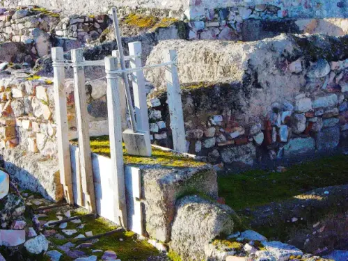 Elem.const .004-Encofrado-y-pisones-para-tapial